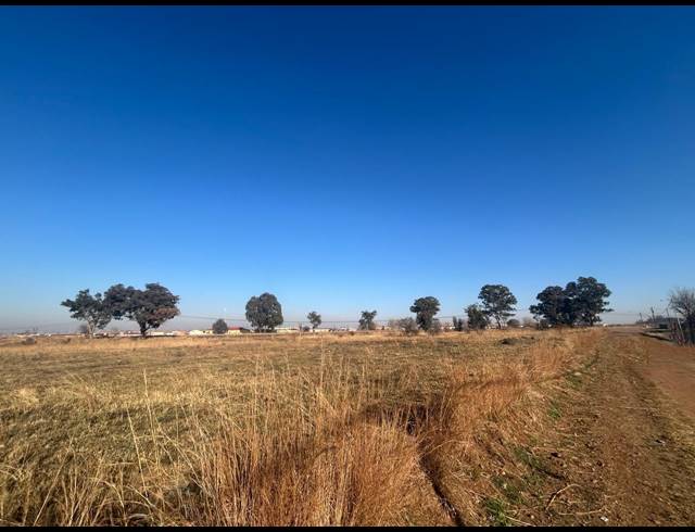 5,426M² VACANT LAND FOR SALE IN ROODS GARDENS